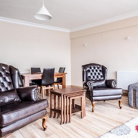 Flat With Sea View Near Uskudar Ferry Station Apartamento Istambul Exterior foto