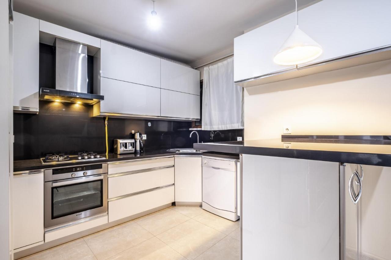 Flat With Sea View Near Uskudar Ferry Station Apartamento Istambul Exterior foto